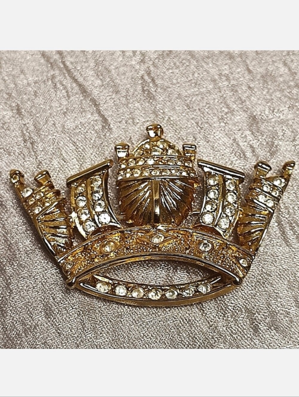 NAPIER Gold Tone Plated Crown Tiara Queen Your Majesty Rhinestone Brooch *FLAW*
